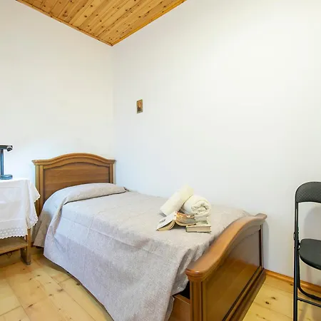 Petit Coeur Dans L' Ancien Village - Happy *