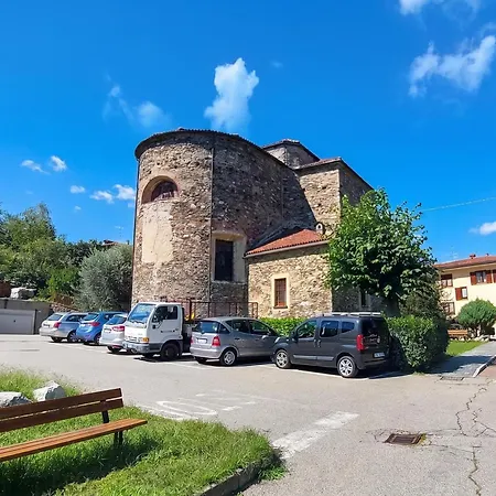Petit Coeur Dans L' Ancien Village In Brovello - Happy Rentals