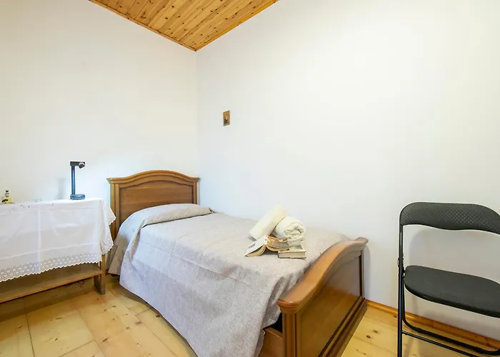 Petit Coeur Dans L' Ancien Village - Happy *